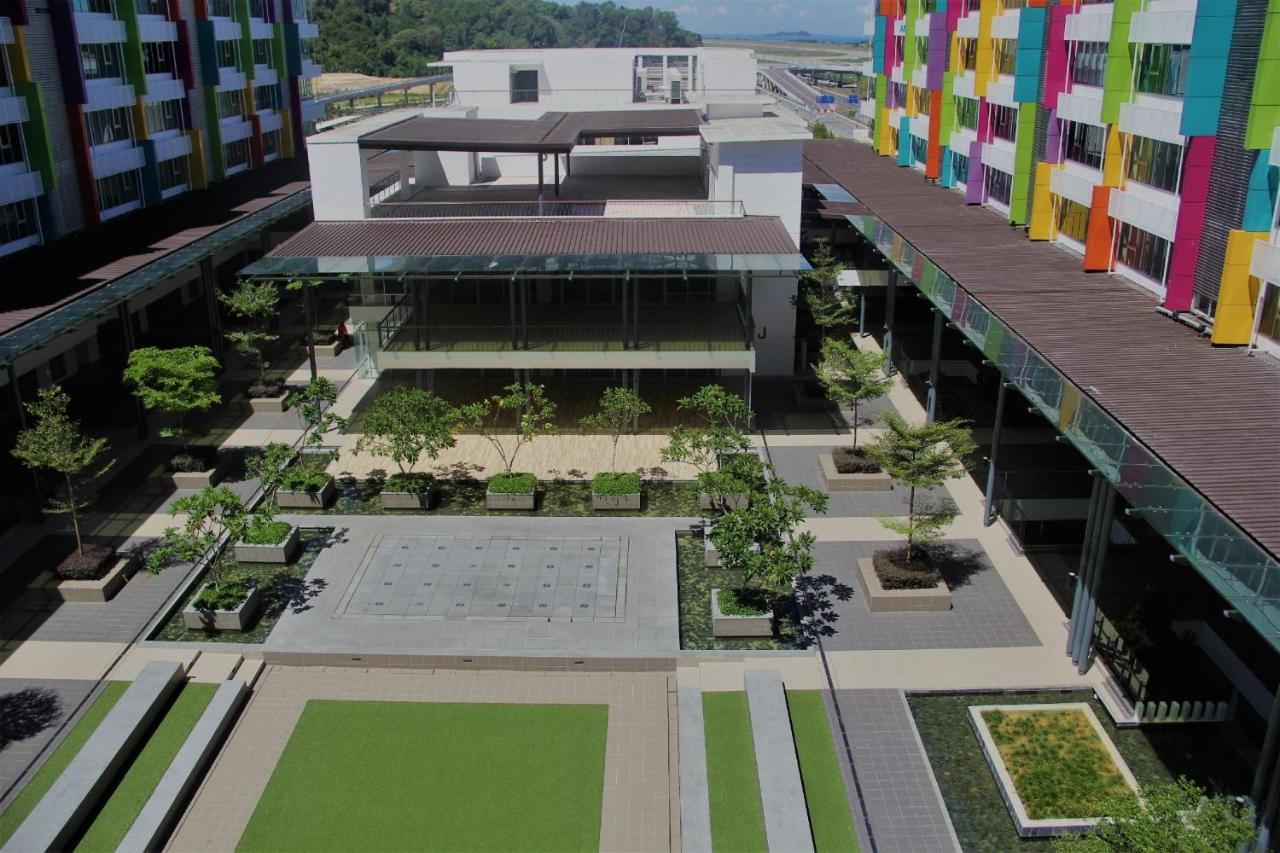 Aeropod Kk Corner Unit Near City And Airport 4 Pax Free Parking Kota Kinabalu Exterior photo