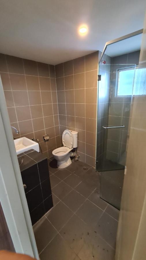 Aeropod Kk Corner Unit Near City And Airport 4 Pax Free Parking Kota Kinabalu Exterior photo